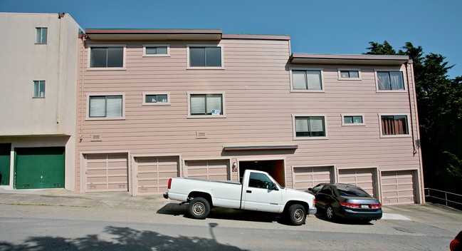 66 Crestline Dr in San Francisco, CA - Building Photo - Building Photo