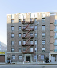 Lovag Hall in Jamaica, NY - Foto de edificio - Building Photo