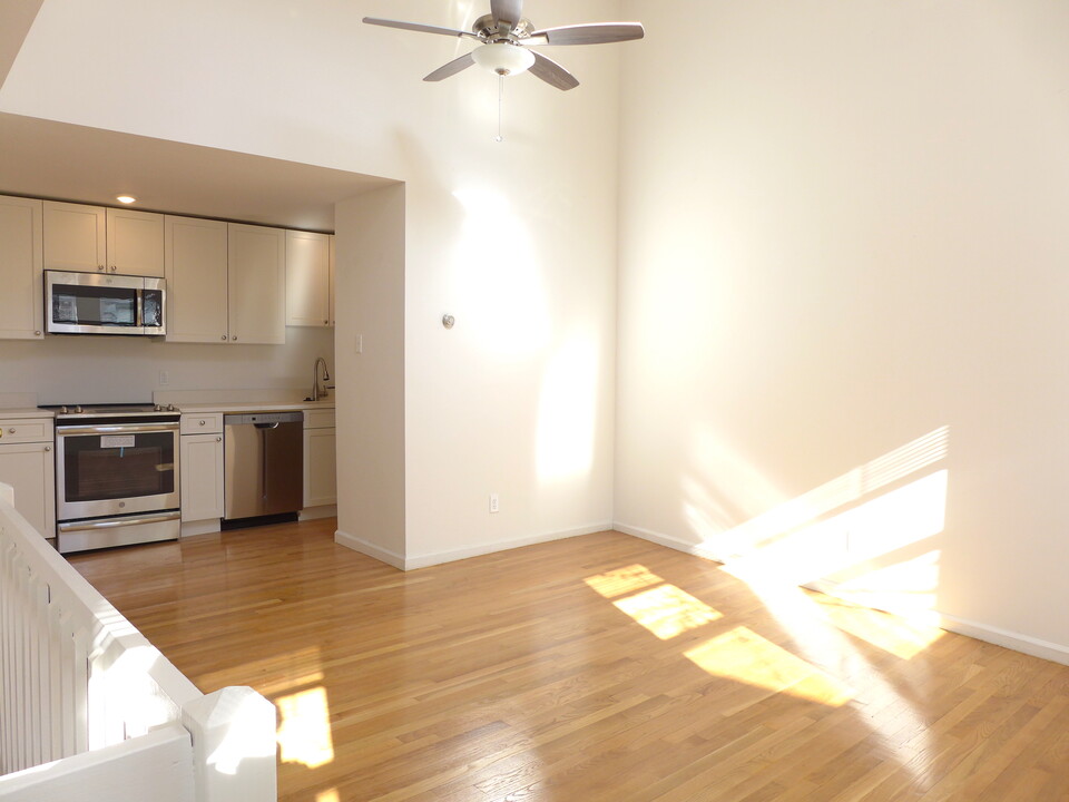 246 Washington St, Unit 1 in Boston, MA - Building Photo
