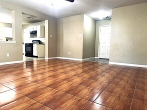 15711 Western Skies Dr in Houston, TX - Building Photo - Building Photo