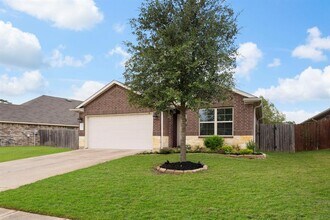 14077 Lake Cres Dr in Conroe, TX - Building Photo - Building Photo
