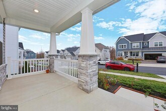 1006 Shenandoah View Pkwy in Brunswick, MD - Building Photo - Building Photo