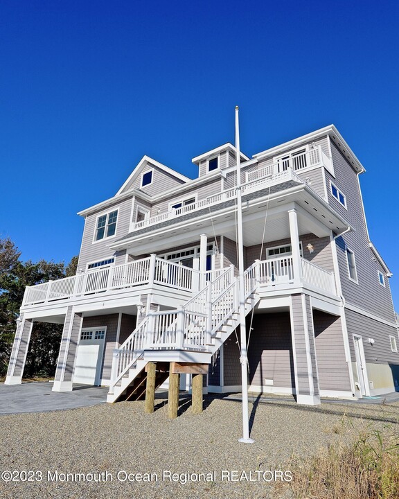 6 N Bayview Ave in Seaside Park, NJ - Building Photo