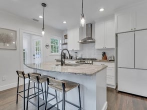 624 E 56th St in Savannah, GA - Building Photo - Building Photo