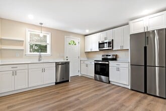 19 Bliss St in Dartmouth, MA - Building Photo - Building Photo