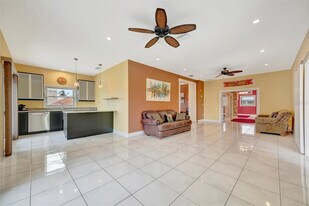 614 Norton St in Longboat Key, FL - Building Photo