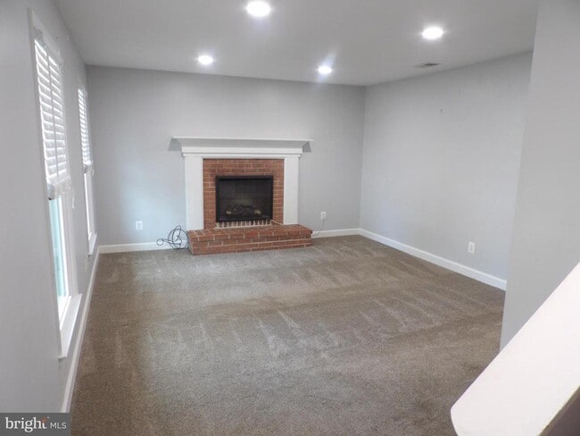 property at 413 Forest Ct