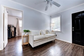 1211 Cabell St in Houston, TX - Building Photo - Building Photo