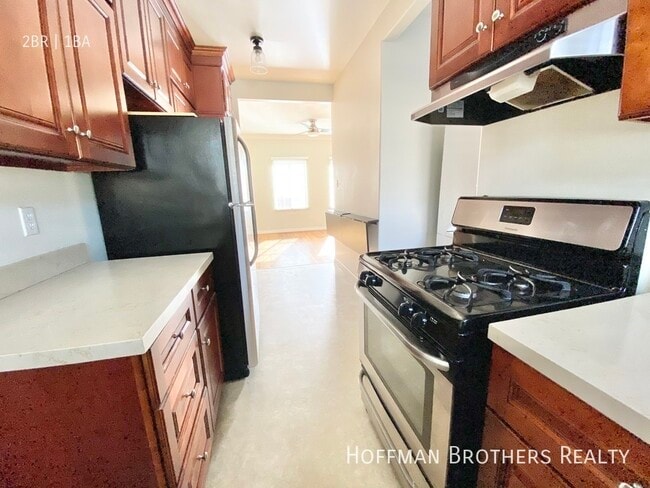 property at 1139 S Oakhurst Dr