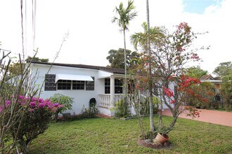 5580 SW 2nd St in Coral Gables, FL - Building Photo - Building Photo