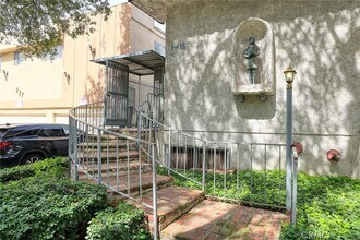 333 Riverdale Dr in Glendale, CA - Building Photo - Building Photo