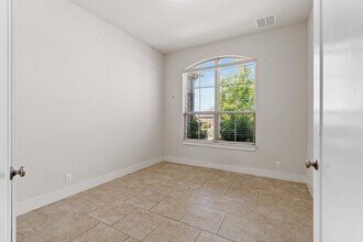 4008 Canaleta in San Antonio, TX - Building Photo - Building Photo