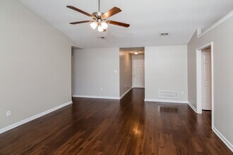 1741 Madison Cove E in Southaven, MS - Foto de edificio - Building Photo