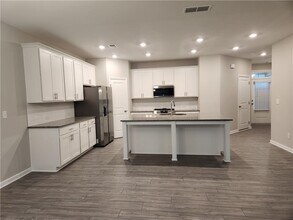 3417 Park Pointe Cir in Scottdale, GA - Building Photo - Building Photo