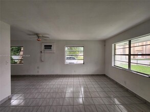 1512 N 19th Ave-Unit -1 in Hollywood, FL - Building Photo - Building Photo