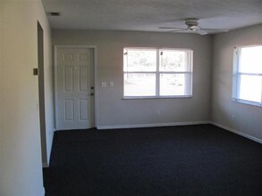 640 NE 10th Street in Crystal River, FL - Foto de edificio - Building Photo