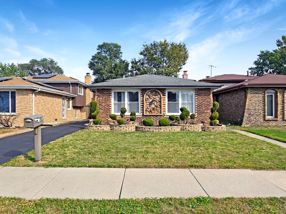 301 Cornell Ave in Calumet City, IL - Building Photo
