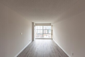 11-1411 St Joseph St in Toronto, ON - Building Photo - Building Photo