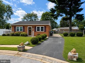 1 Defoe Cir in Newark, DE - Building Photo