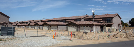 Happy Trails Villas in Apple Valley, CA - Building Photo - Building Photo