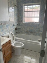 3044 NW 49th St in Miami, FL - Building Photo - Building Photo