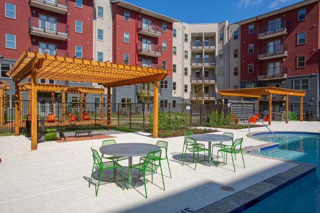 848 Mitchell in Arlington, TX - Foto de edificio - Building Photo