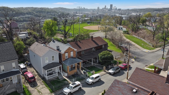 4300 Bristol St in Pittsburgh, PA - Building Photo - Building Photo