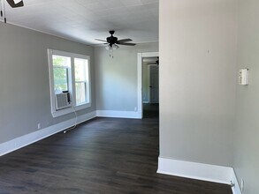 415 E Kenedy Ave, Unit Back in Kingsville, TX - Foto de edificio - Building Photo