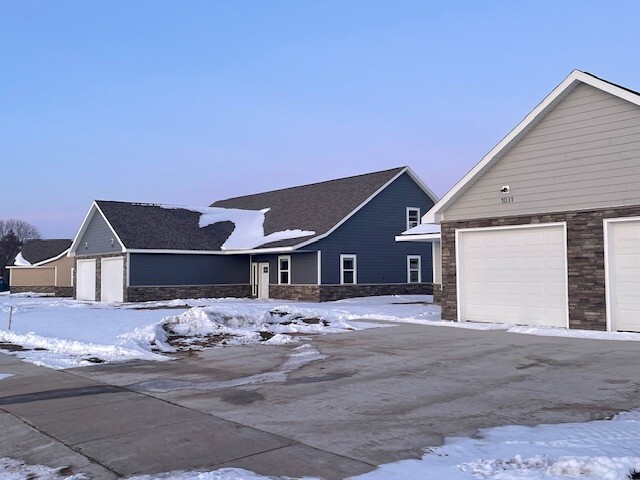 Villas at Fox Pointe in Reedsburg, WI - Building Photo