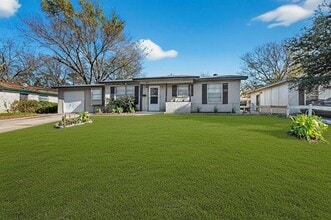 310 Palm Oak Dr in Dallas, TX - Building Photo - Building Photo