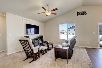 4511 Longmead Dr in Windsor, CO - Building Photo - Building Photo