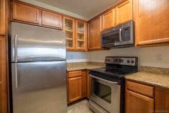 3835 Elijah Ct-Unit -524 in San Diego, CA - Foto de edificio - Building Photo