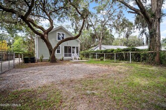 1301 Newcastle St in Beaufort, SC - Building Photo - Building Photo