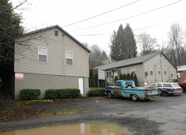 2124 NW 31ST Ave in Portland, OR - Building Photo - Building Photo