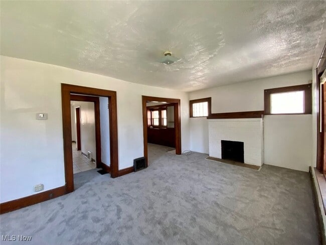 987 Whittier Ave in Akron, OH - Building Photo - Building Photo