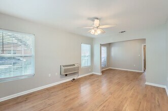 224 E Boyd St in Bonham, TX - Building Photo - Building Photo