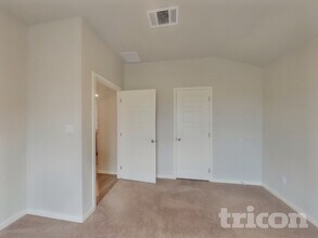 13681 Paxton Blvd in Saint Hedwig, TX - Building Photo - Building Photo