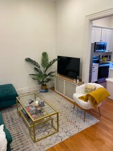 79 Lloyd Ave in Providence, RI - Foto de edificio - Building Photo