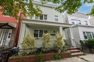 182 Avenue F in Bayonne, NJ - Building Photo - Building Photo
