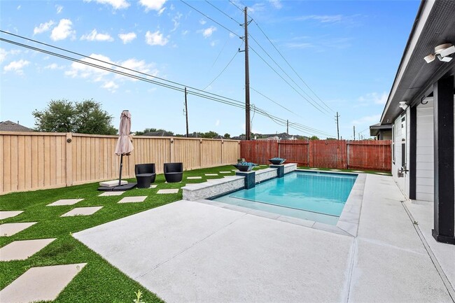property at 7122 Telford Holw Trl