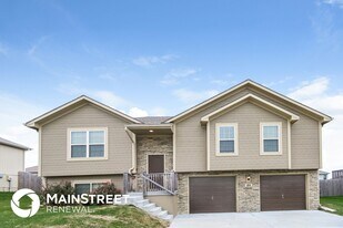 404 192nd St in Smithville, MO - Building Photo