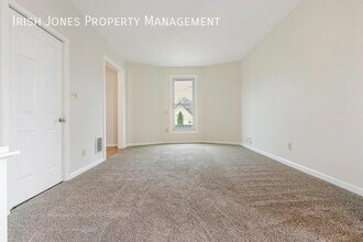 152 Wildwood Pl in West Seneca, NY - Building Photo - Building Photo