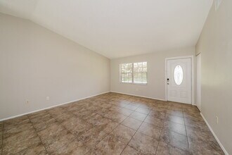 4122 Bula Ln in North Port, FL - Foto de edificio - Building Photo