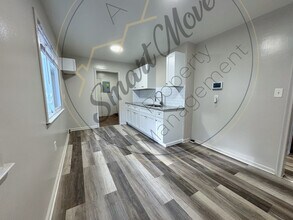 8418 Jackson Ave in Warren, MI - Building Photo - Building Photo