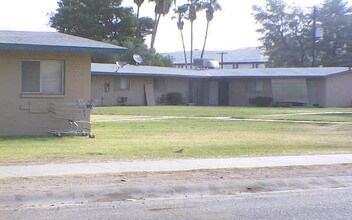 Mountain View Manor in Phoenix, AZ - Foto de edificio - Building Photo