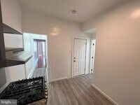 402 E Walnut Ln photo'