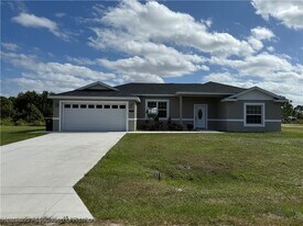 91 Hellcat Ct NW in Lake Placid, FL - Building Photo