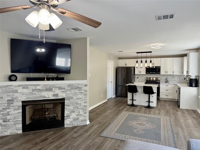 1002 Port Daniel Dr in Leander, TX - Building Photo - Building Photo