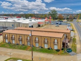 Campus Colony in Nacogdoches, TX - Building Photo