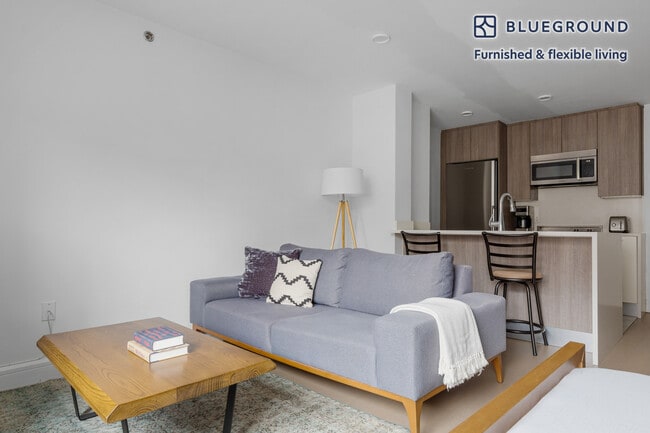 311 W 50th St in New York, NY - Building Photo - Building Photo